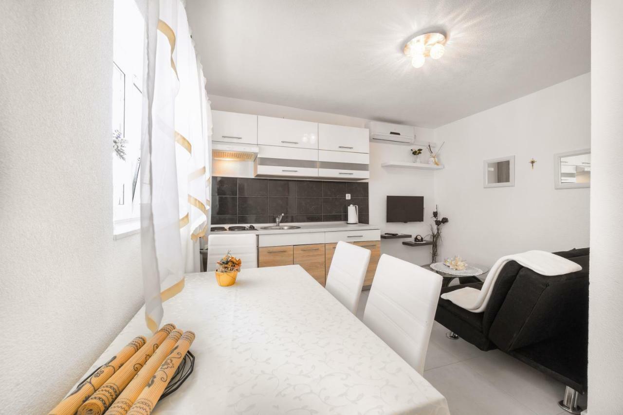 Apartments Lipic Vodice Luaran gambar